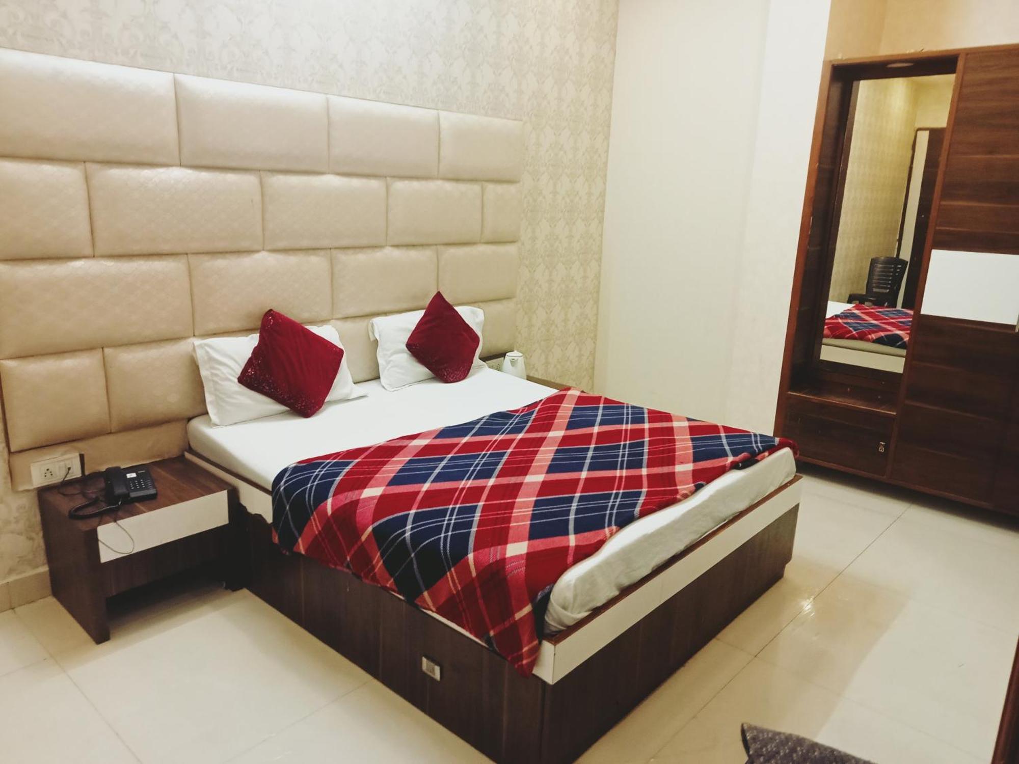 Hotel Robin Inn Amritsar Phòng bức ảnh